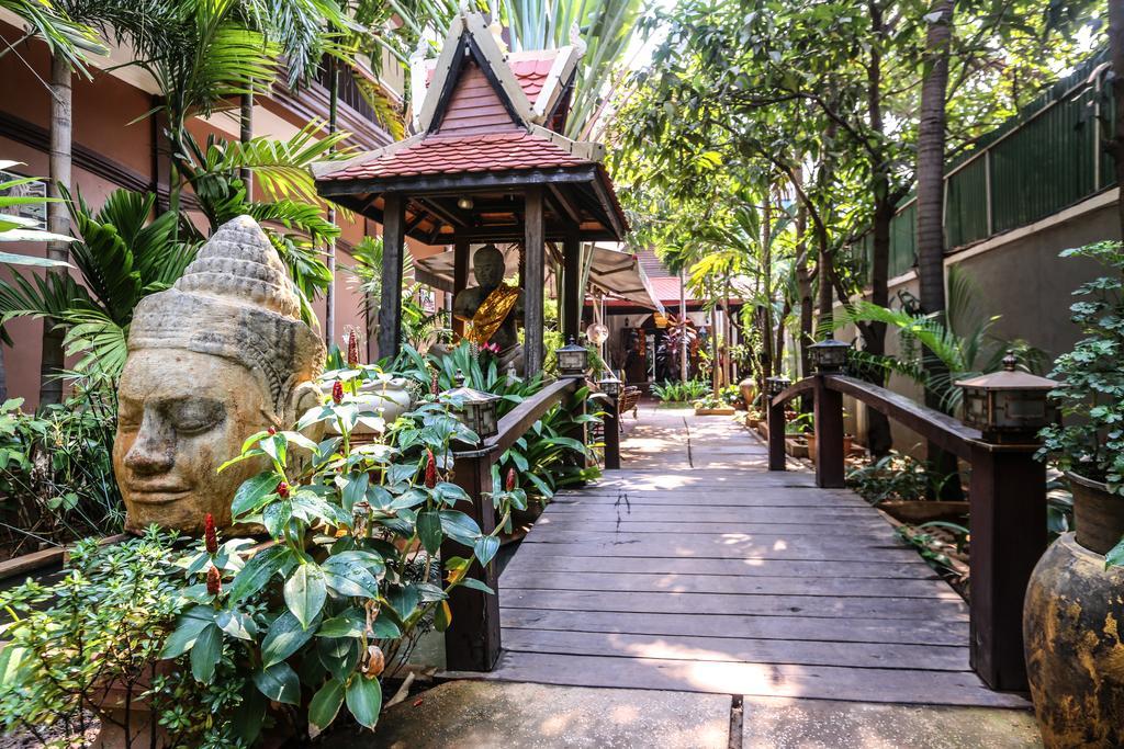 Central Night Hotel Siem Reap Luaran gambar