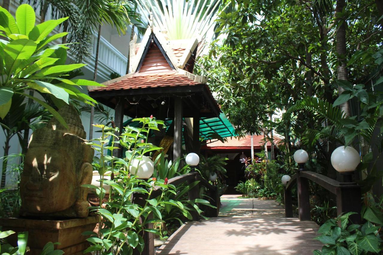Central Night Hotel Siem Reap Luaran gambar