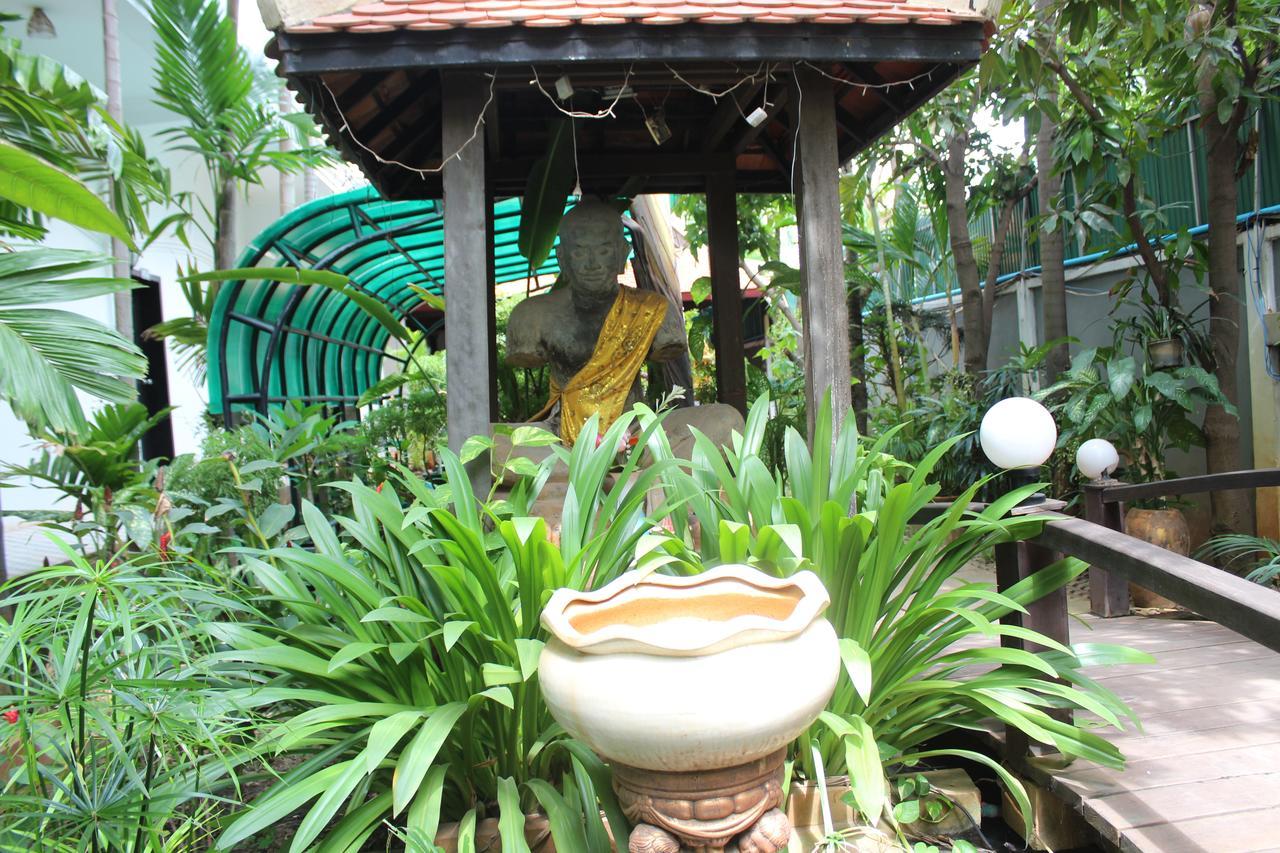 Central Night Hotel Siem Reap Luaran gambar